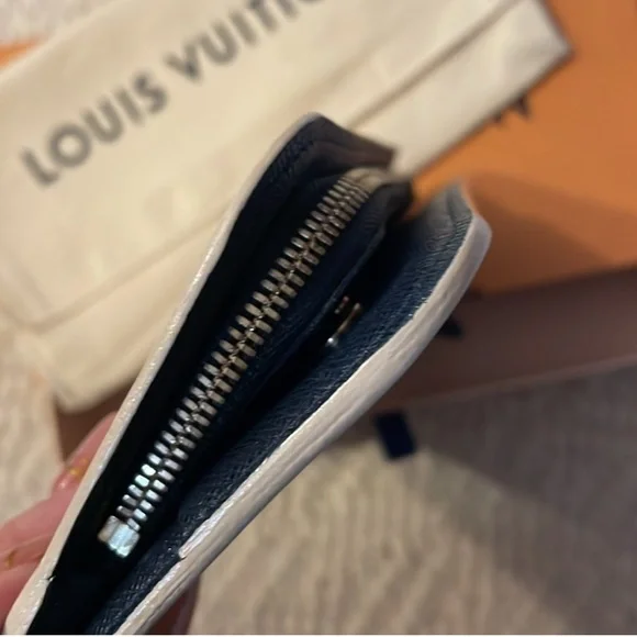 Louis Vuitton Damier Azur Voyages Organizer/Wallet - Picture 6 of 11
